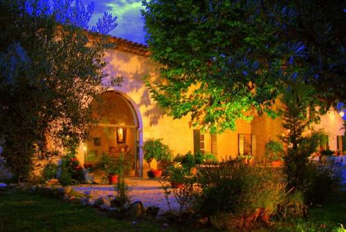 Tresques France Trip Discount Code Booking.com